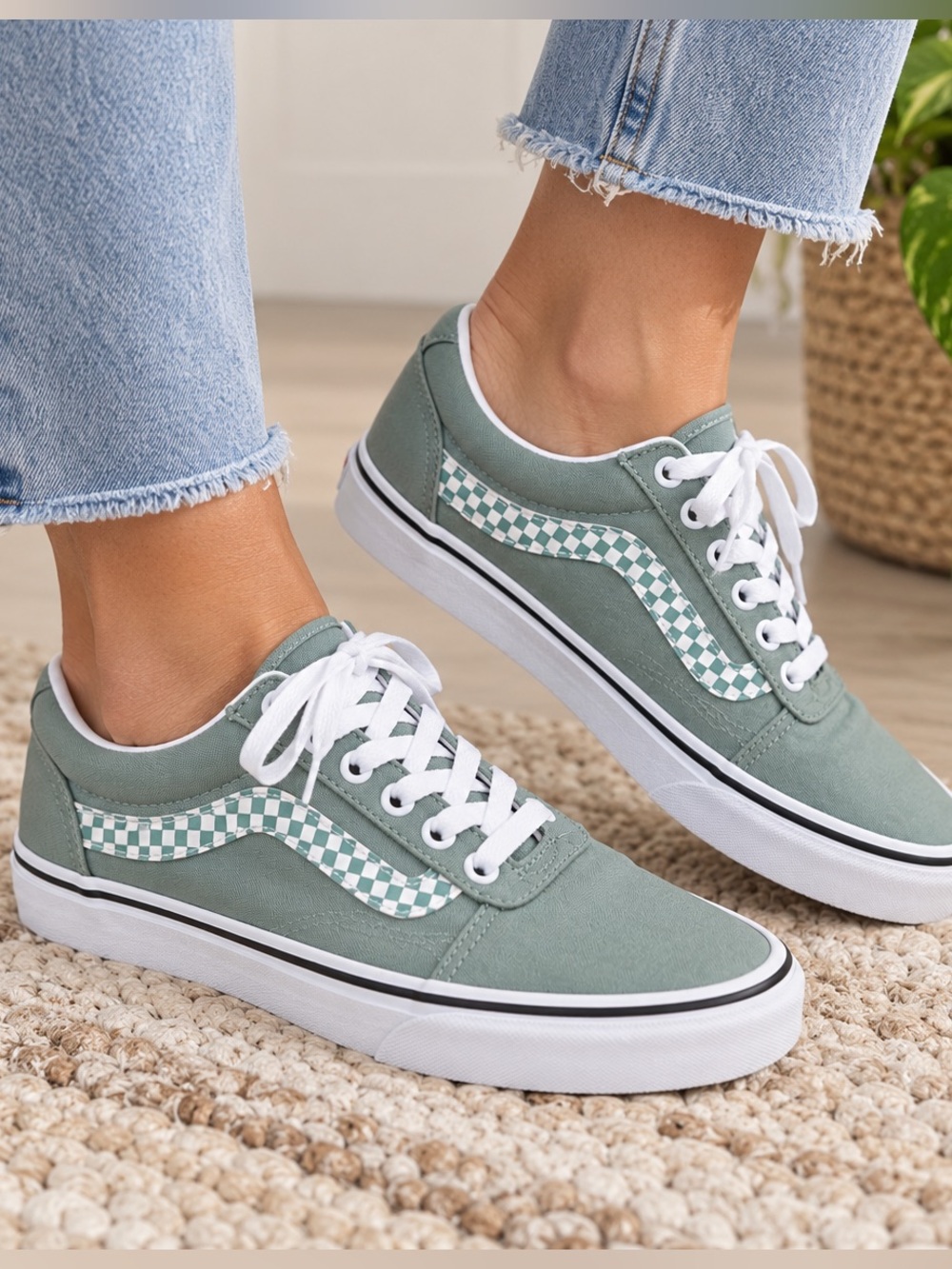Vans Old Skool Sage Green Checkerboard Sneakers – Size 7.5